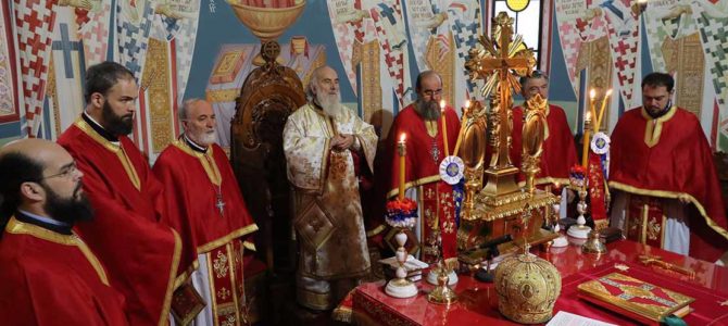 Патријарх српски богослужио у Вазнесењском храму у Жаркову