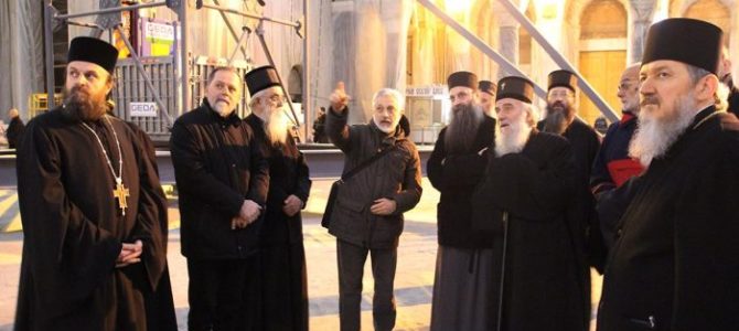 Патријарх и чланови Синода посетили храм Светог Саве