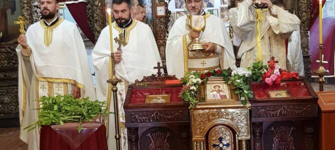 Храм Светога Стефана у Сремској Митровици прославио храмовну славу Храм Светога Стефана у Сремској Митровици прославио храмовну славу