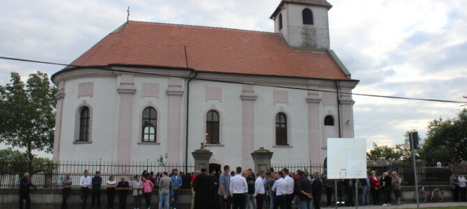Његово Преосвештенство Епископ сремски г. Василије освештао парохијски дом у Прхову