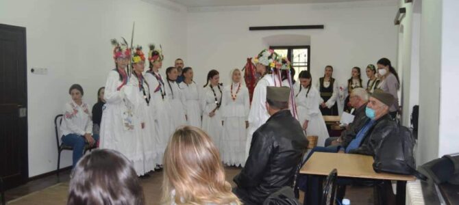 Румске „Краљице“ се представиле у Тополи