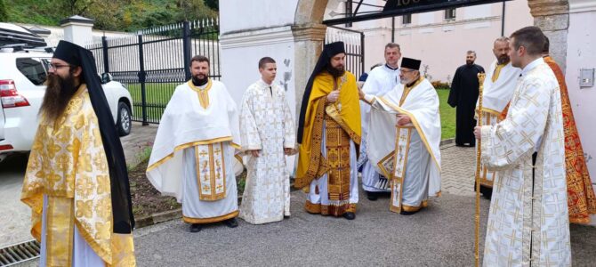 Светом архијерејском Литургијом прослављен празник Светог Варнаве у манастиру Беочин