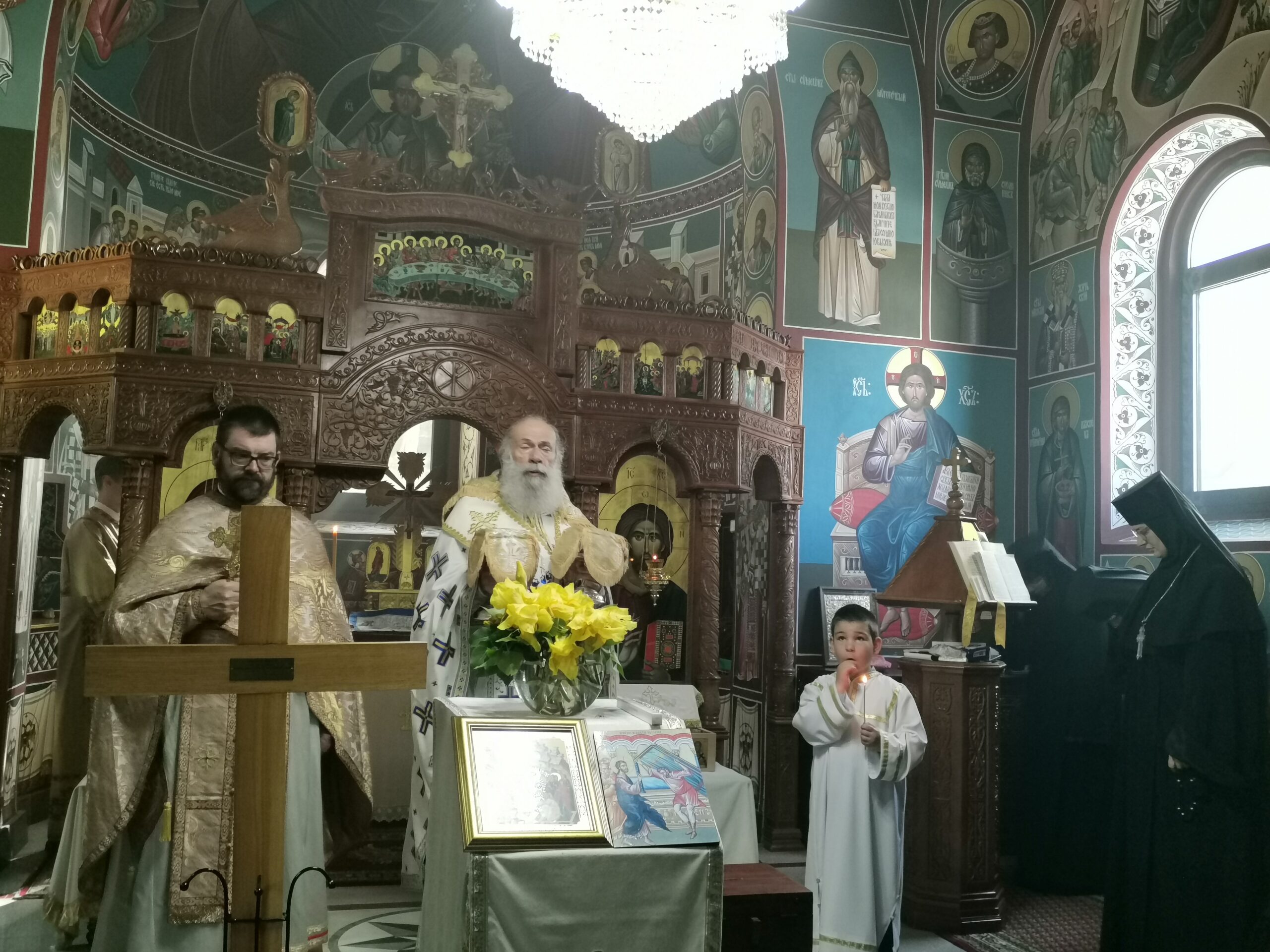 Епископ хвостански г. Алексеј началствовао Светом Литургијом у Беркасову код Шида