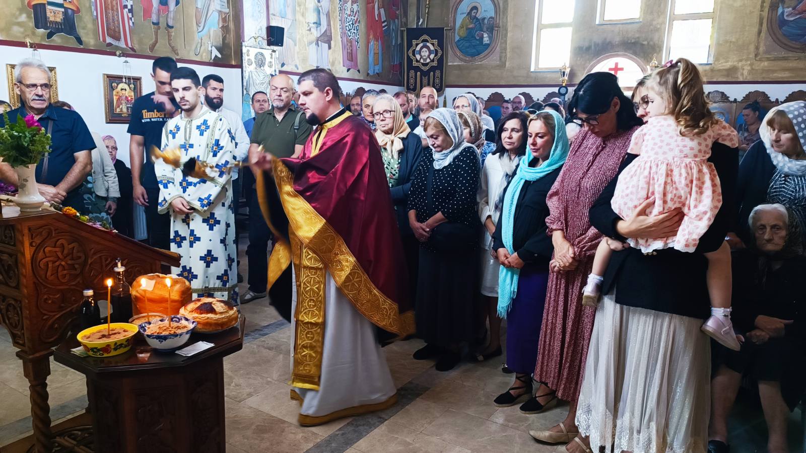 У Петроварадину литургијски прослављене Свете мученице Вера, Нада, Љубав и мати им Софија
