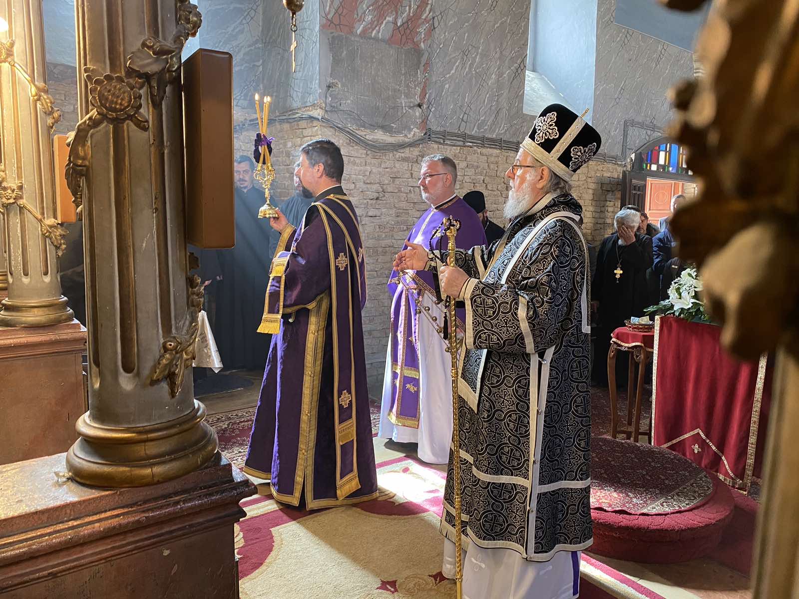 Епископ сремски Василије началствовао Светом Литургијом Пређеосвећених Дарова у Руми