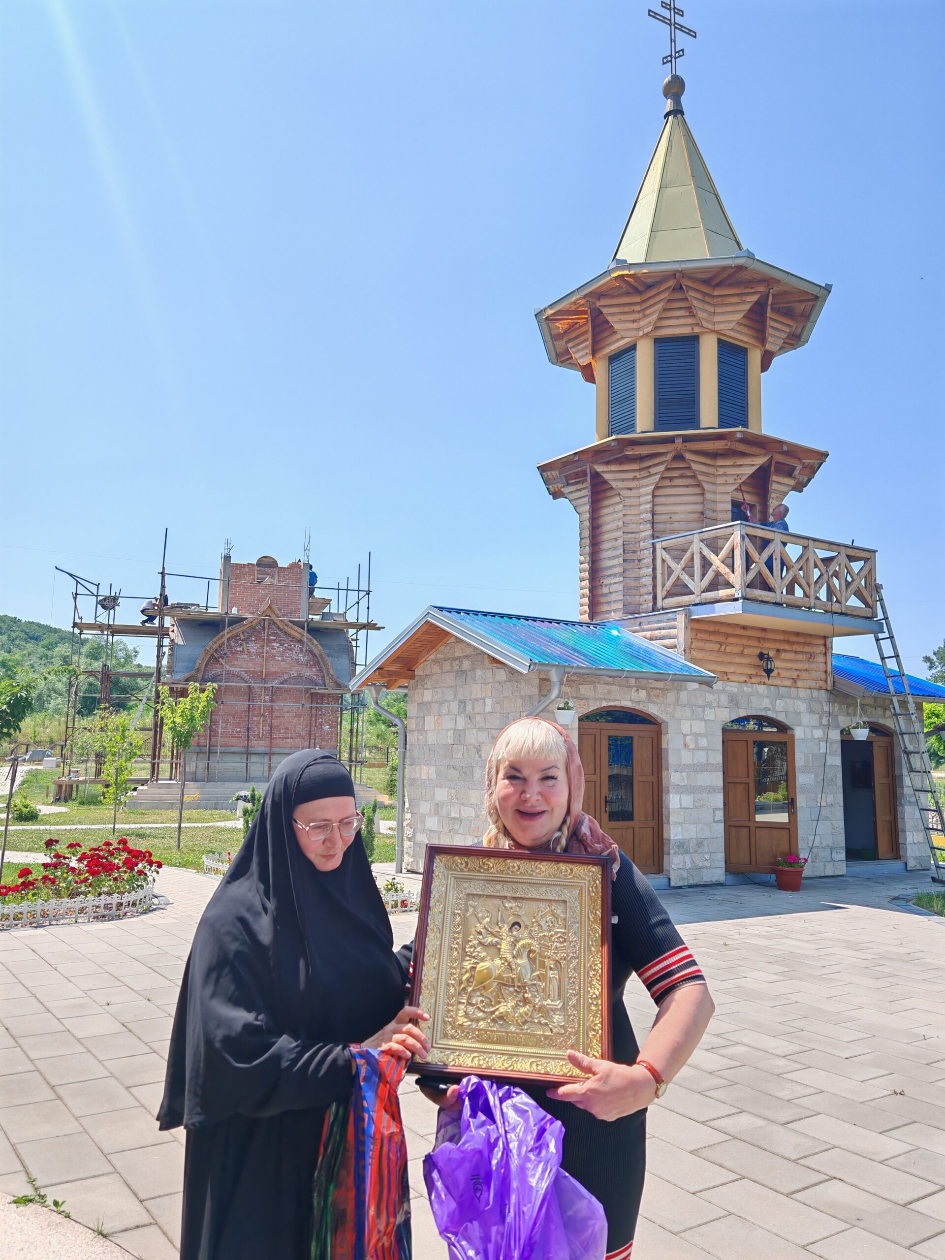 Честица моштију Светог Александра Невскoг у Цркви у Угљевику Честица моштију Светог Александра Невскoг у Цркви у Угљевику