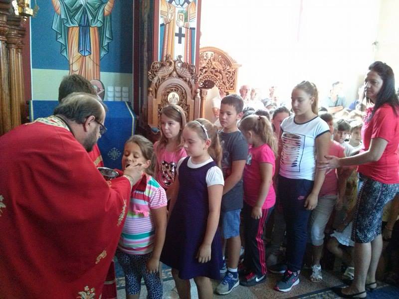 Света Литургија у Новој Пазови и молебан на почетку школске године