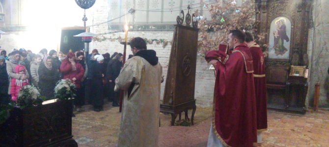 Божићна литургија у храму Силаска Светог Духа на апостоле у Руми
