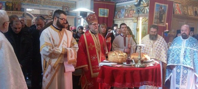 Његово Преосвештенство Епископ сремски Г. Василије служио је Свету архијерејску Литургију у Малој Ремети