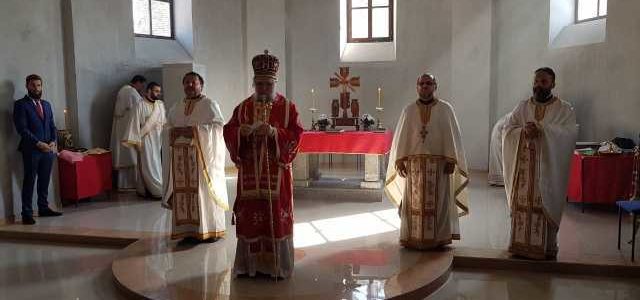 Његово Преосвештенство Епископ сремски Г. Василије освештао храм Светог Аргхангела Михаила у Илоку