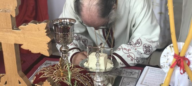 Епископ сремски Василије одржао помен страдалима у „Олуји“ приликом обележавања славе храма на Банстолу