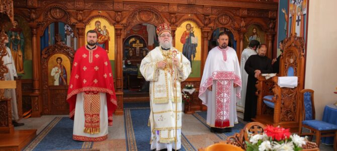 Света Архијерејска Литургија у Новој Пазови