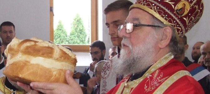 Најава: Његово Преосвештенство Епископ сремски г. Василије у недељу у Сурчину