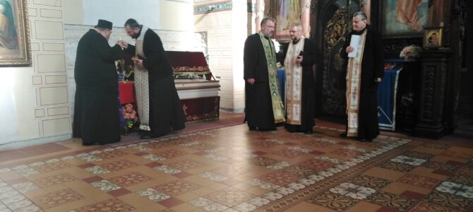 У Руми служен акатист над моштима Светог Арсенија Сремца