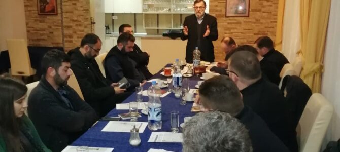 У Сремској Митровици уприличен састанак са координатором за верску наставу Епархије Сремске господином мр Предрагом Миодрагом