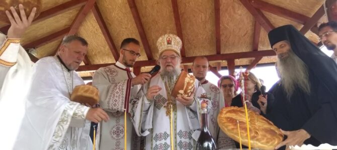 Његово Преосвештенство Епископ сремски богослужио на Врањашу