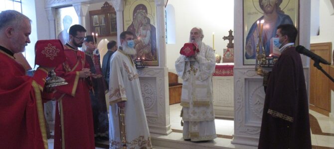 Патријарх српски г. Иринеј богослужио у храму Светог Трифуна