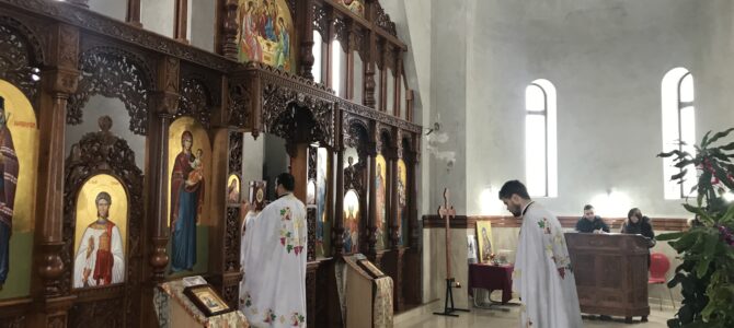 Света литургија у цркви Светог Јована Шангајског у Батајници
