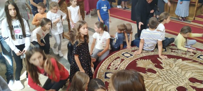 Молитвени призив Светог Духа на почетку нове школске године у Старим Бановцима