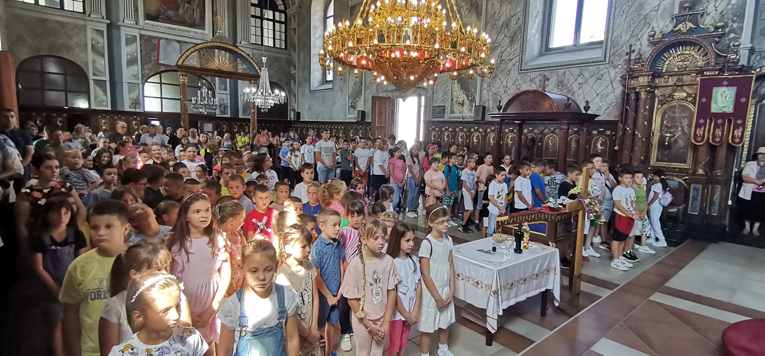 Призив Светог Духа за почетак нове школске године у војачком храму Светог оца Николаја