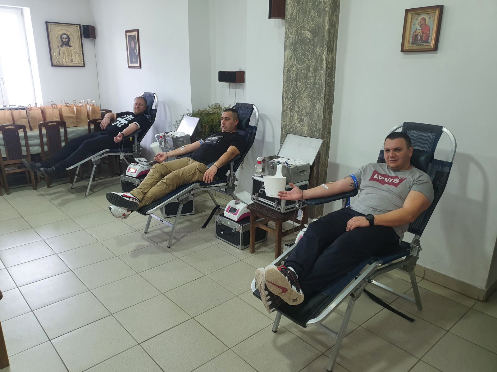 Aкција добровољног давања крви при храму светог оца Николаја у Кленку
