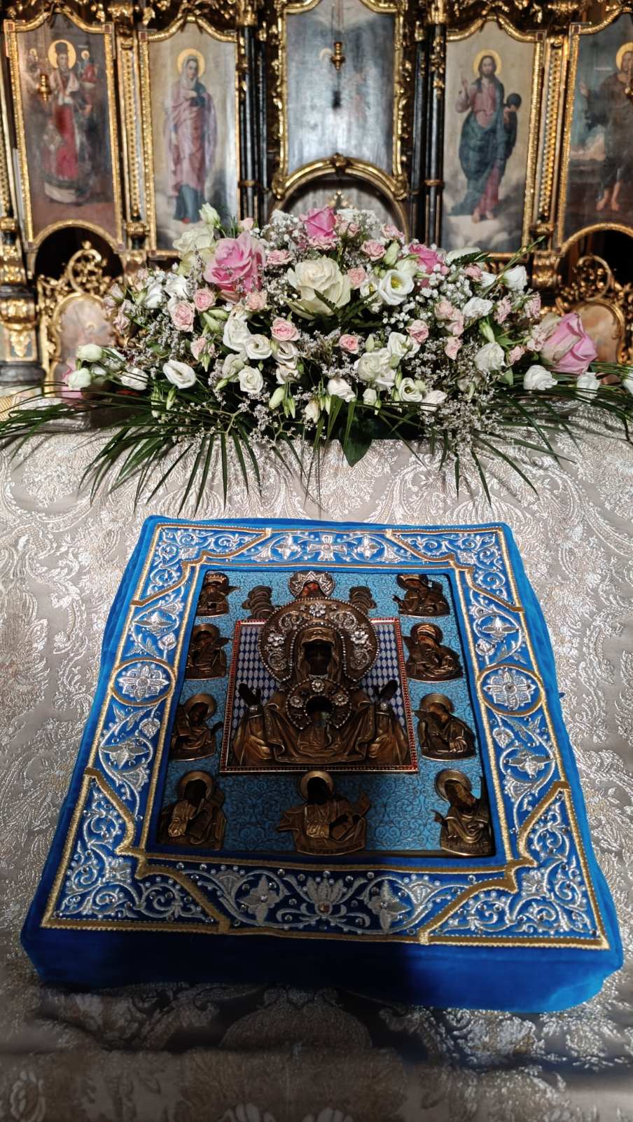 Чудотворна икона Богородице Курске у Сремским Карловцима