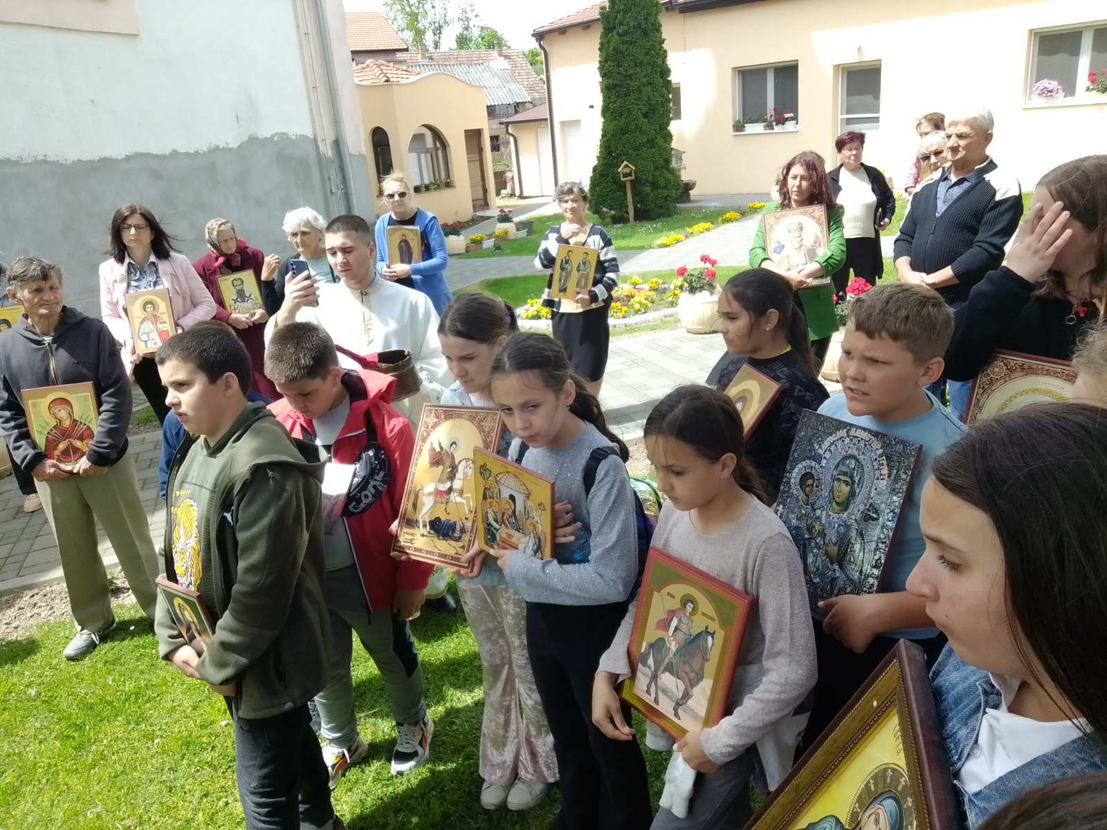 ВАЗНЕСЕЊЕ ХРИСТОВО – празник који нас води ка небу ВАЗНЕСЕЊЕ ХРИСТОВО – празник који нас води ка небу
