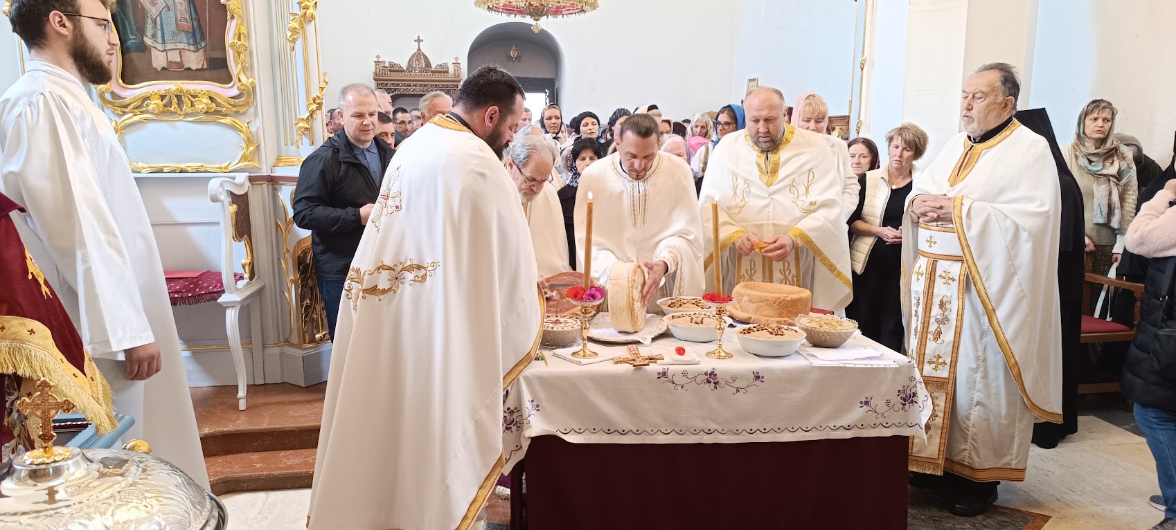 Вазнесење Господње (Спасовдан)- слава манастира Беочин Вазнесење Господње (Спасовдан)- слава манастира Беочин