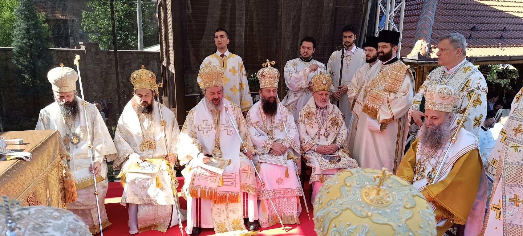 Пресвлачење моштију Светог Зосима Чудотворца Туманског Пресвлачење моштију Светог Зосима Чудотворца Туманског