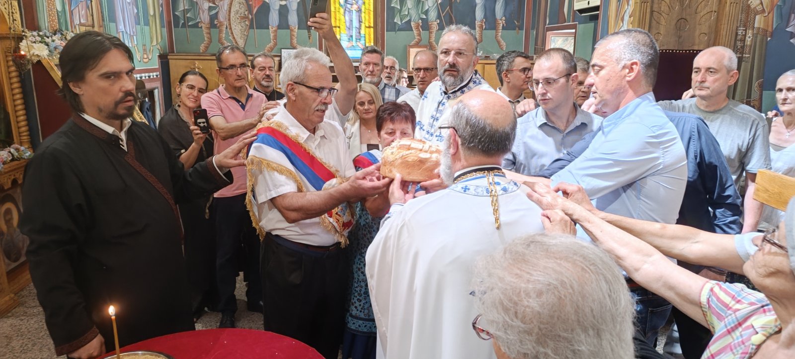 Слава храма Светих апостола Петра и Павла у Петроварадину Слава храма Светих апостола Петра и Павла у Петроварадину