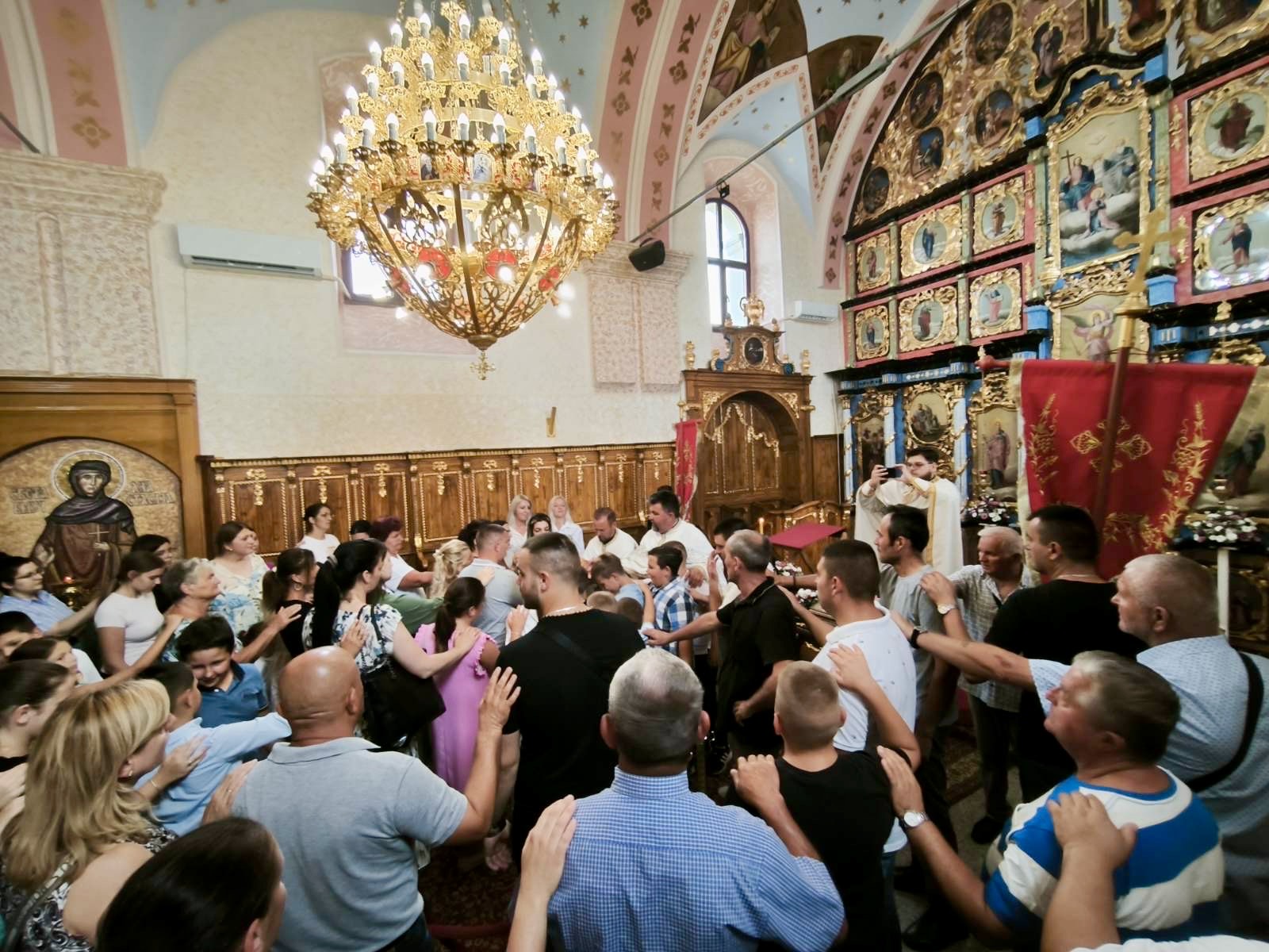 Прослављена слава храма Светог архангела Гаврила у Великим Радинцима Прослављена слава храма Светог архангела Гаврила у Великим Радинцима