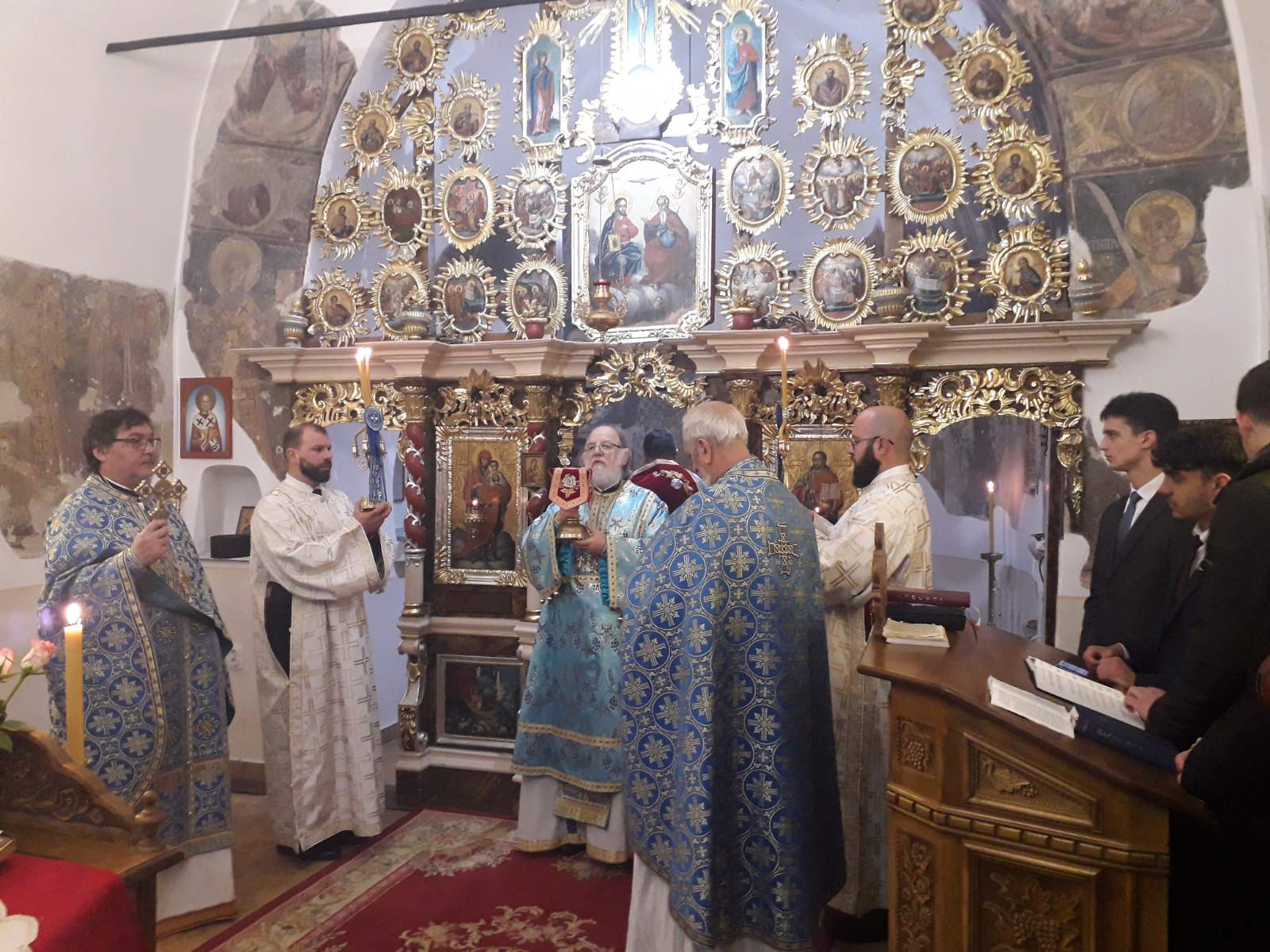 Храмовна слава Сретење Господње и Света архијерејска Литургија у Крушедолу Храмовна слава Сретење Господње и Света архијерејска Литургија у Крушедолу