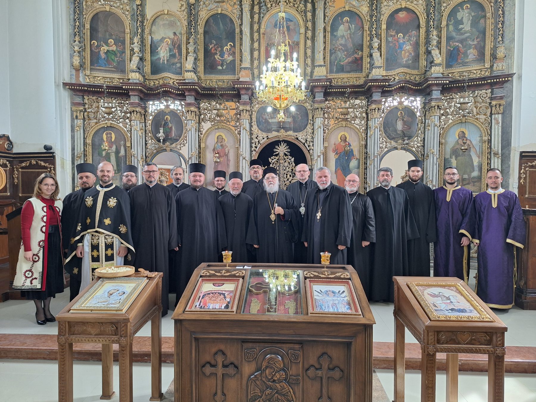 Исповест и причешће Архијерејског намесништва пећиначког<br>у Дечу