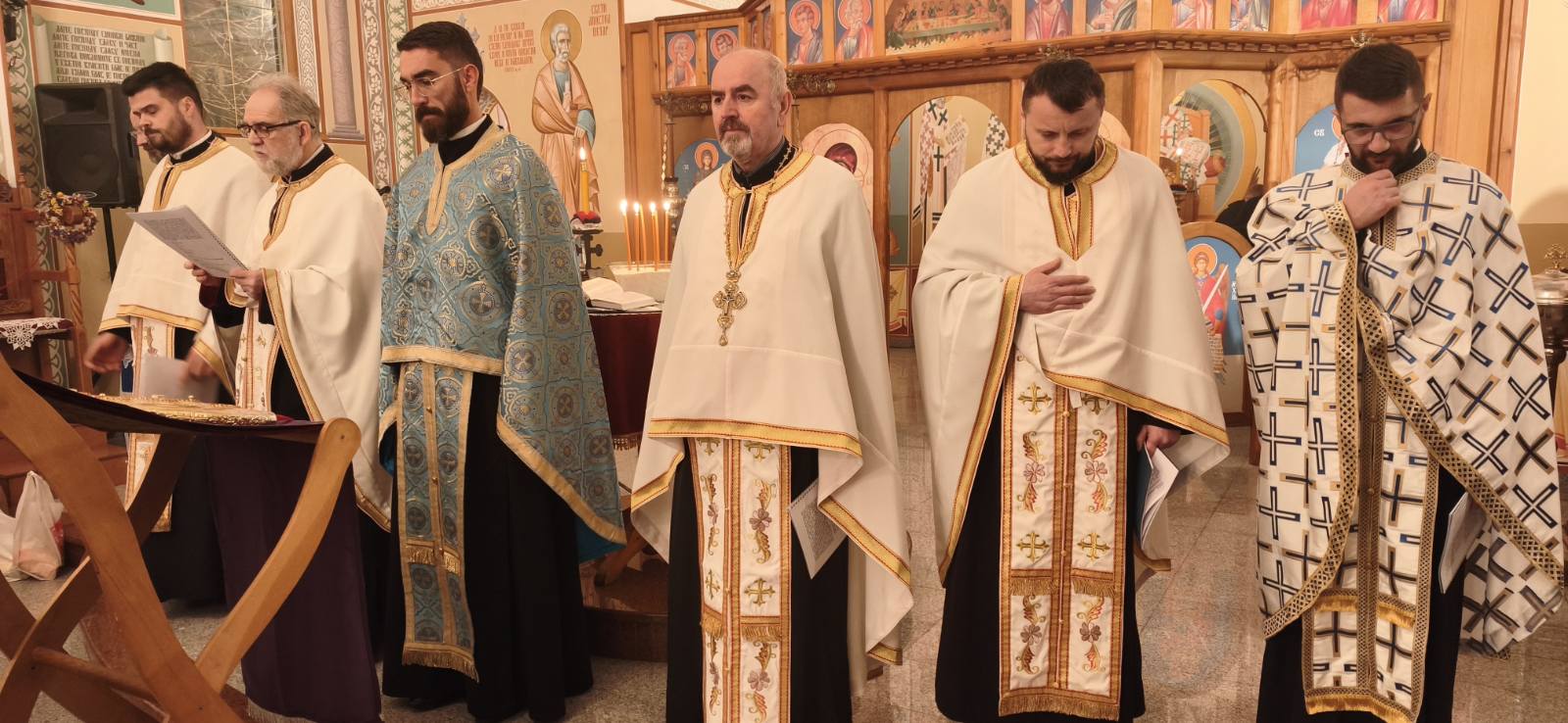 Јелеосвећење у Петроварадину Јелеосвећење у Петроварадину