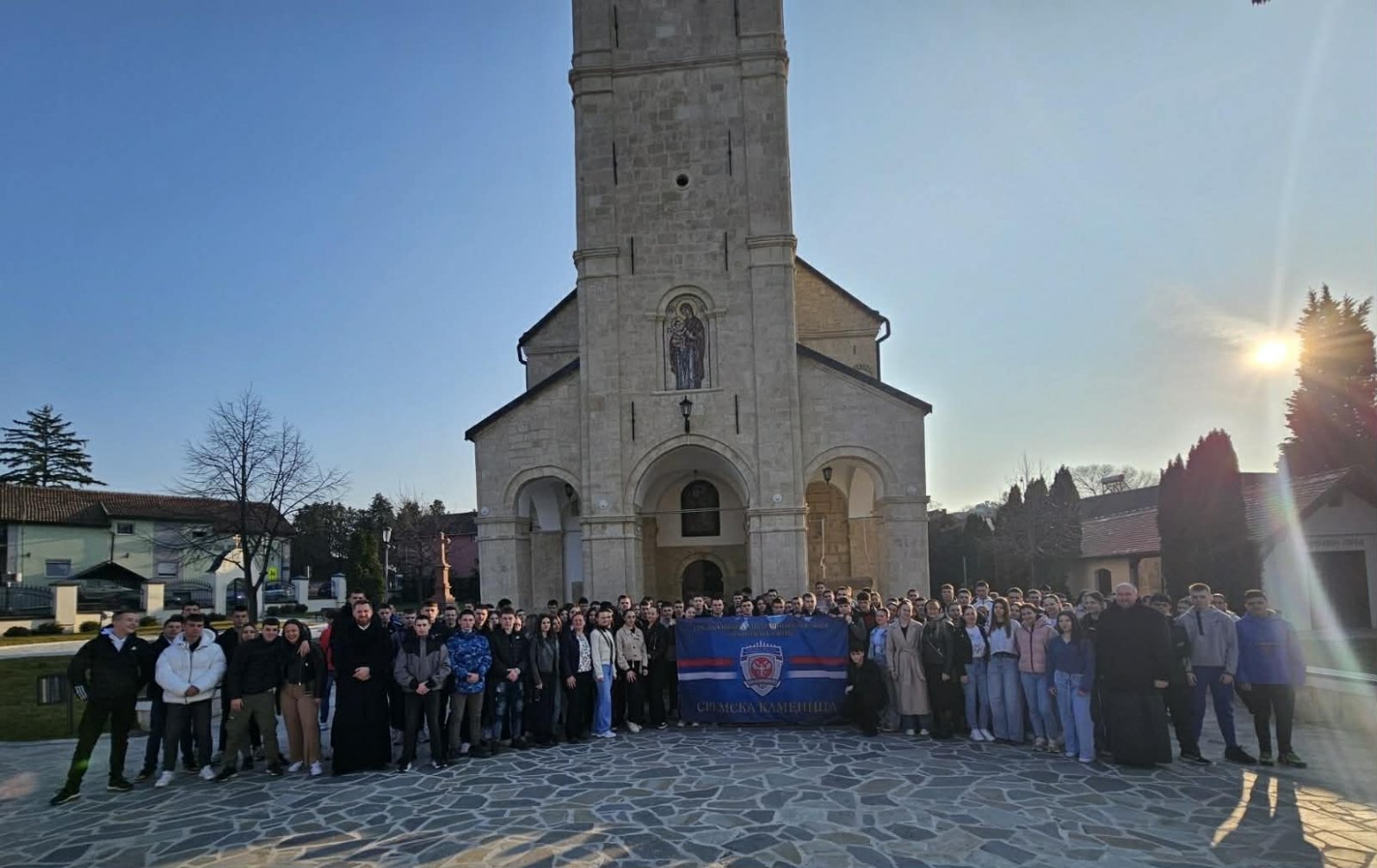 Питомци 40. и 41. класе СШУП у посети сремскокаменичкој Цркви Питомци 40. и 41. класе СШУП у посети сремскокаменичкој Цркви