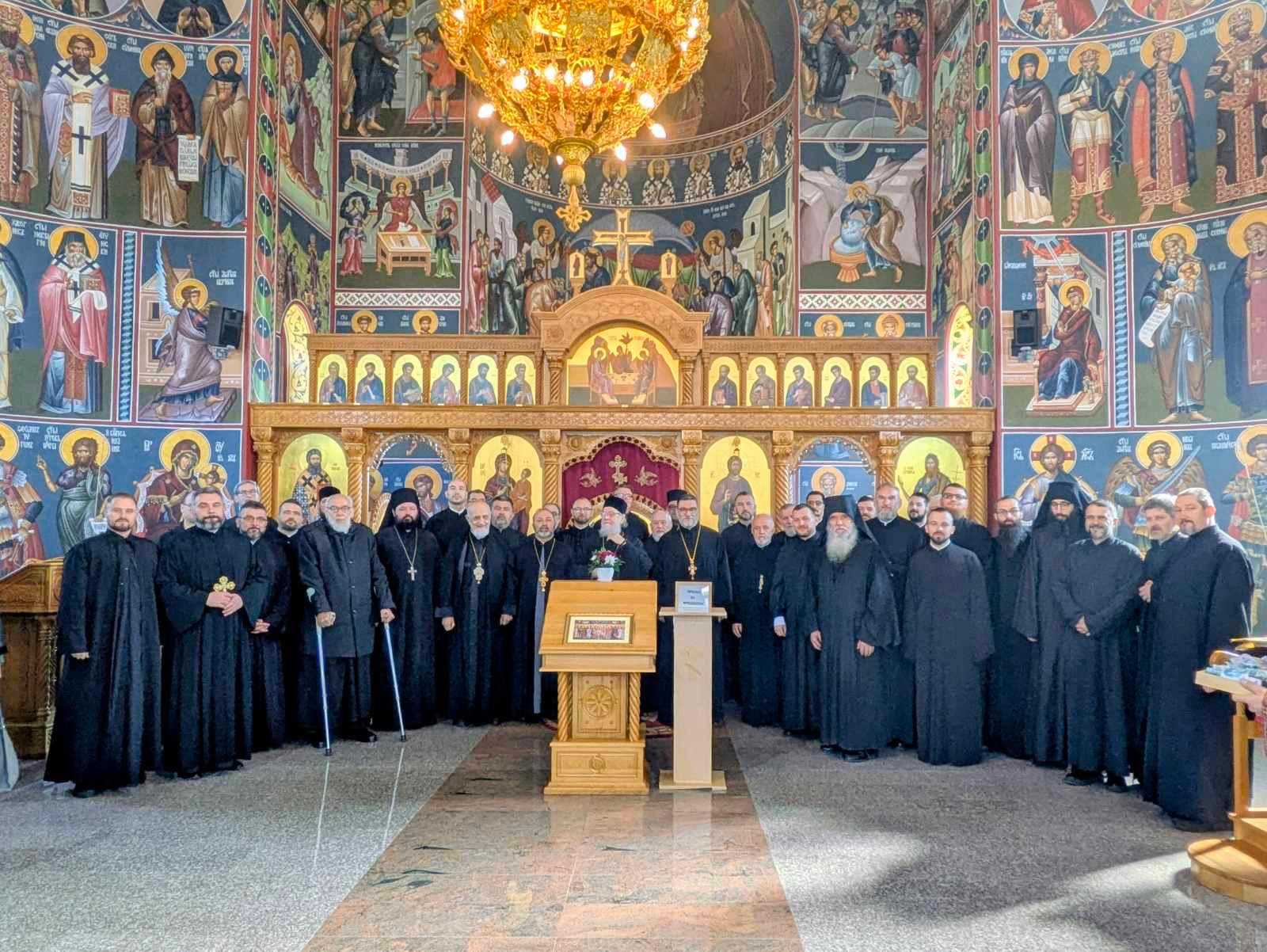 Исповест свештенства и вероучитеља Архијерејског намесништва сремскомитровачког Исповест свештенства и вероучитеља Архијерејског намесништва сремскомитровачког